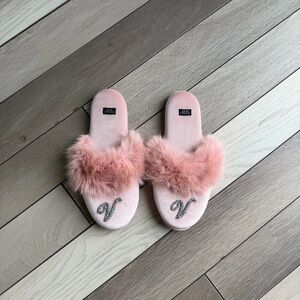 Victoria's Secret Bling Faux Fur Logo Slippers in light pink velvet
